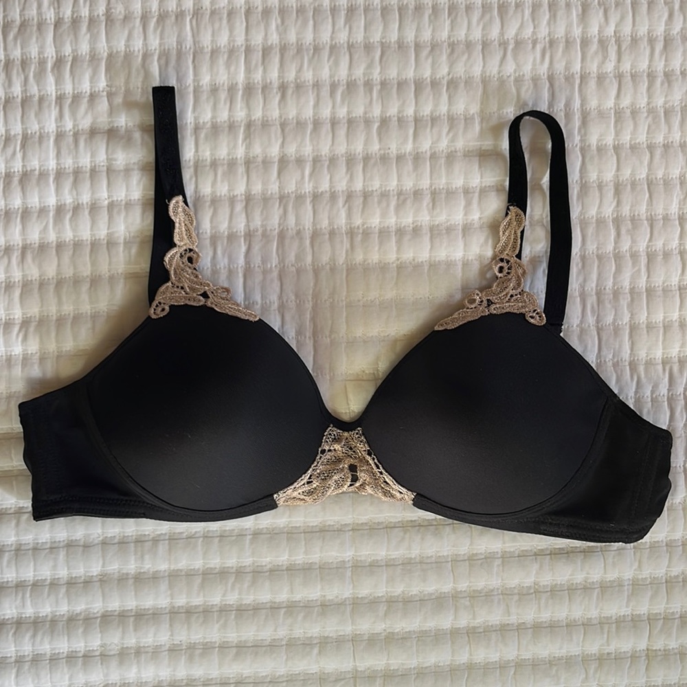 Like new ABC style 105 bra minimally worn
